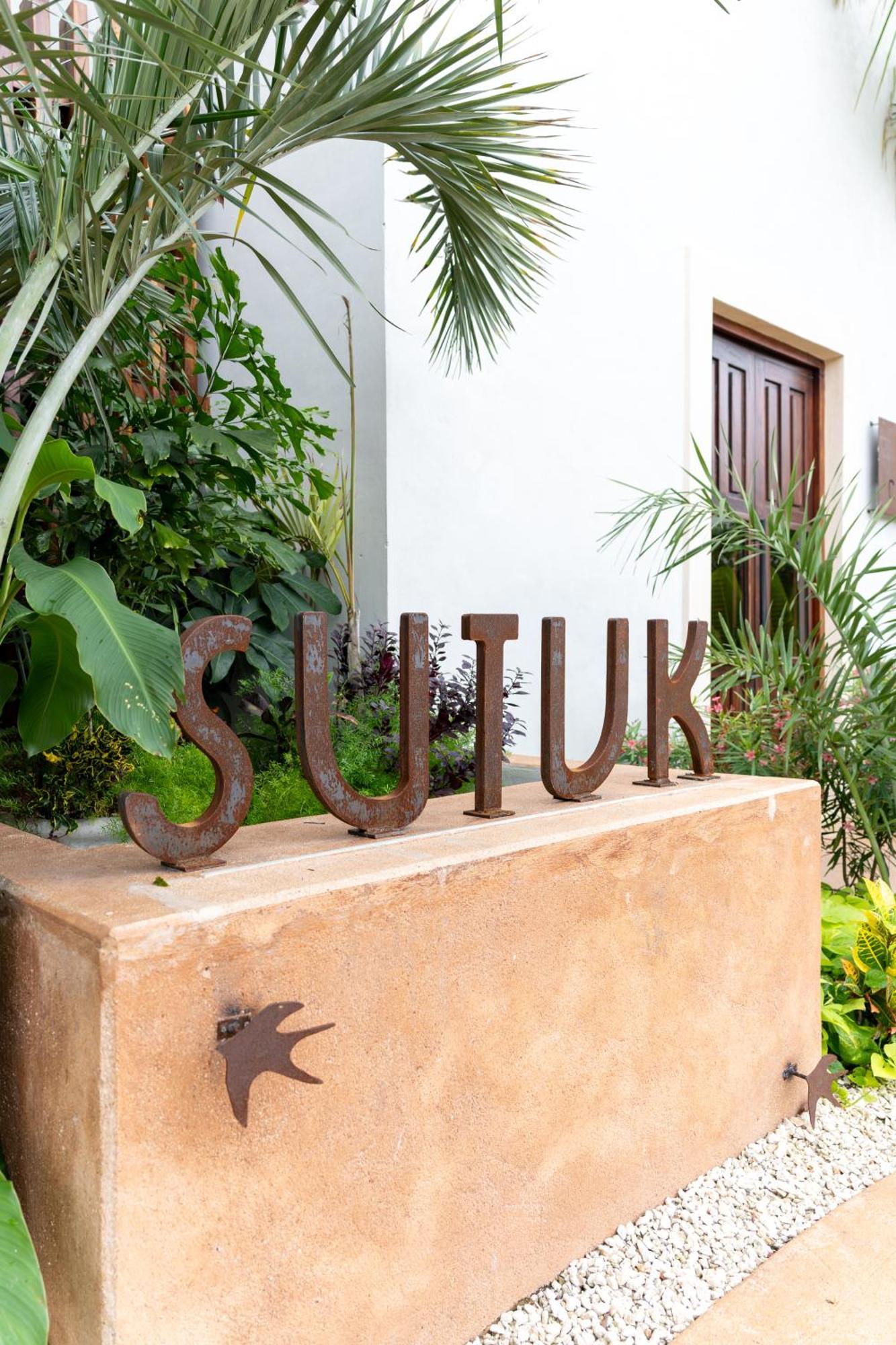 Hotel Sutuk Valladolid  Ngoại thất bức ảnh